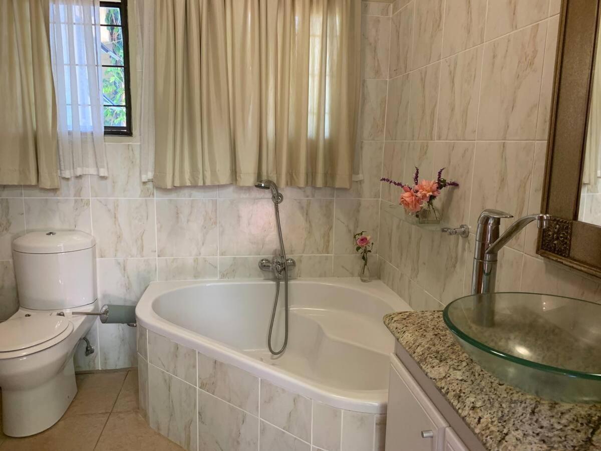 Mountain Rose Guesthouse Louis Trichardt Exteriér fotografie